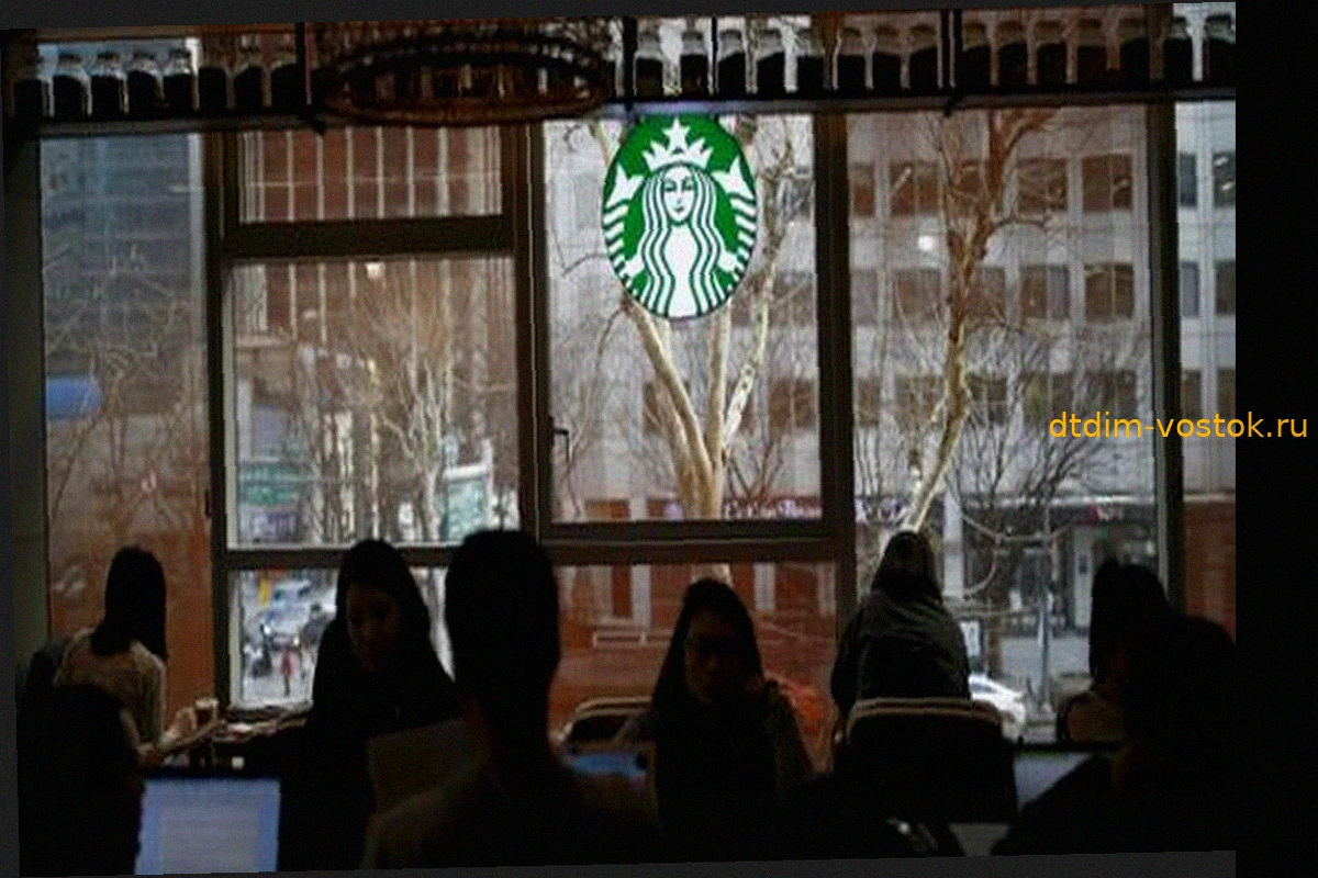 Южная Корея: Starbucks вызвал скандал, объявив «День танков» в годовщину кровавых военных репрессий
