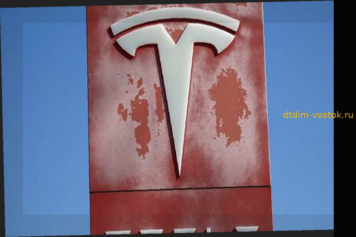 Tesla в Техасе: Расследование роли автопилота в смертельной аварии
