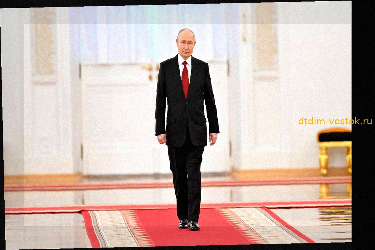 Ветеран Семенов раскрыл содержание переданного Путину письма на параде Победы